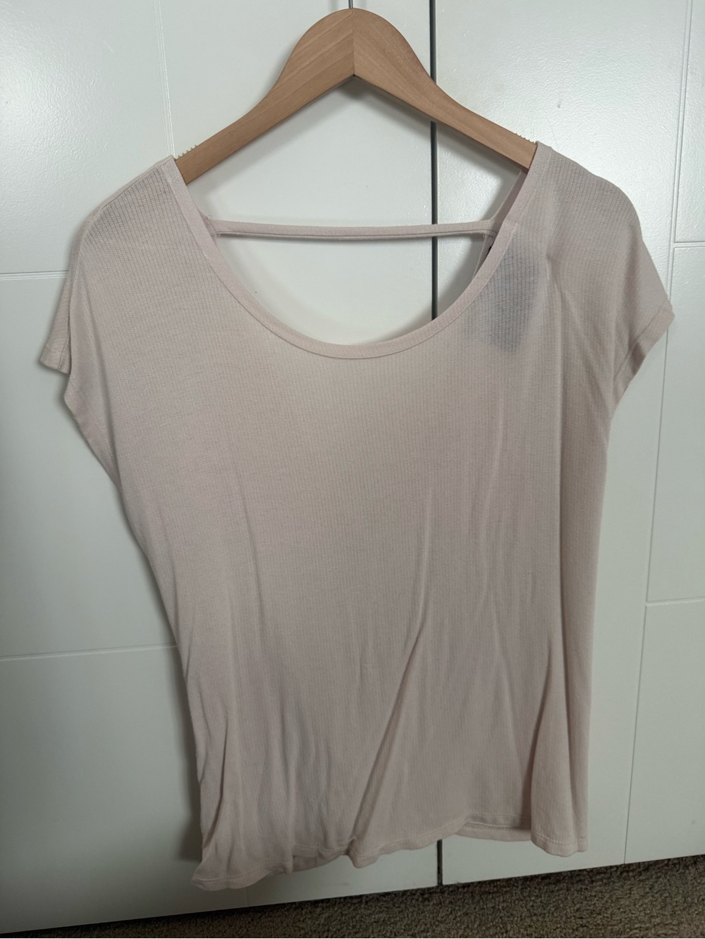 Light Blush Scoop Neck Short Sleeve Top